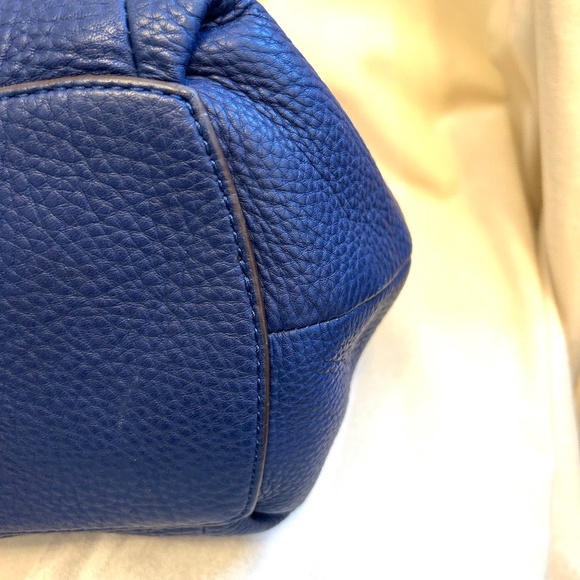 😍🌻- Isaac Mizrahi Genuine Leather Shoulder Bag Purse Bag Navy Prussian Indig… - Picture 10 of 11